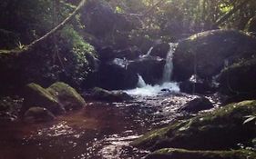 Hospedaria Kanach' - Pequena Cabana Arev com Cachoeira Particular